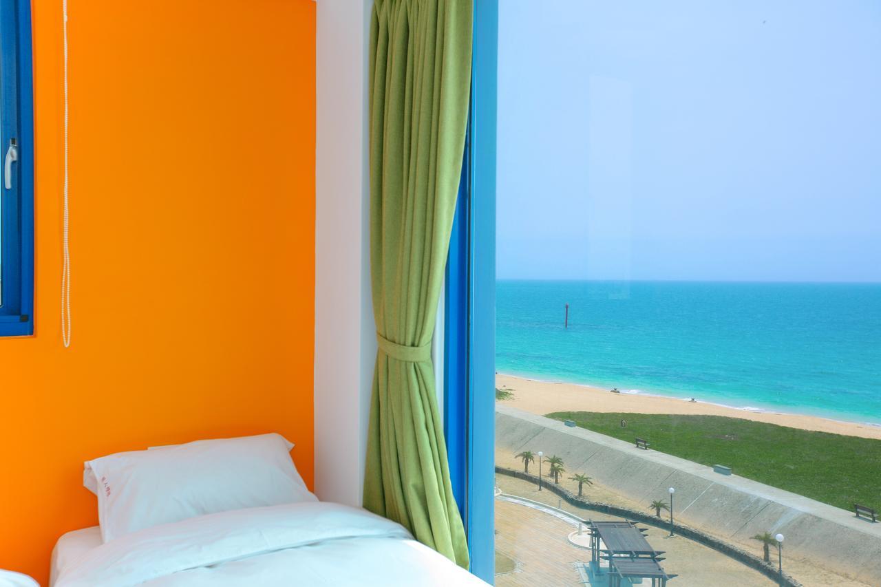 Bed and Breakfast Travel Light House Magong Exterior foto